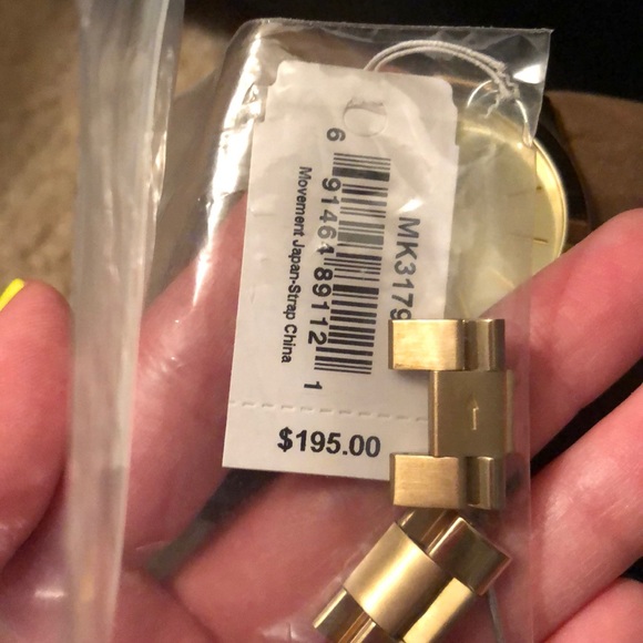 Watch - Picture 3 of 3